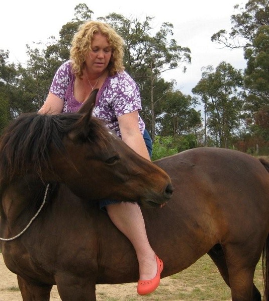 Only weeks earlier Tammy had been afraid to ride out of the yard. Normally this Caretaker horse would be ruined by driving her forwards with spurs and whips and yes a helmet would have been good!